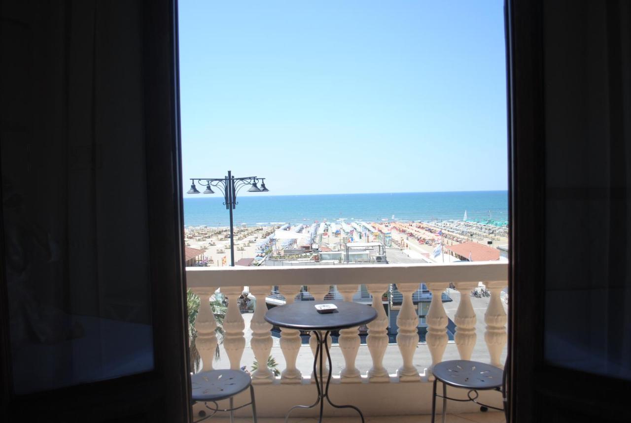 Villa Tina Hotel Viareggio Luaran gambar