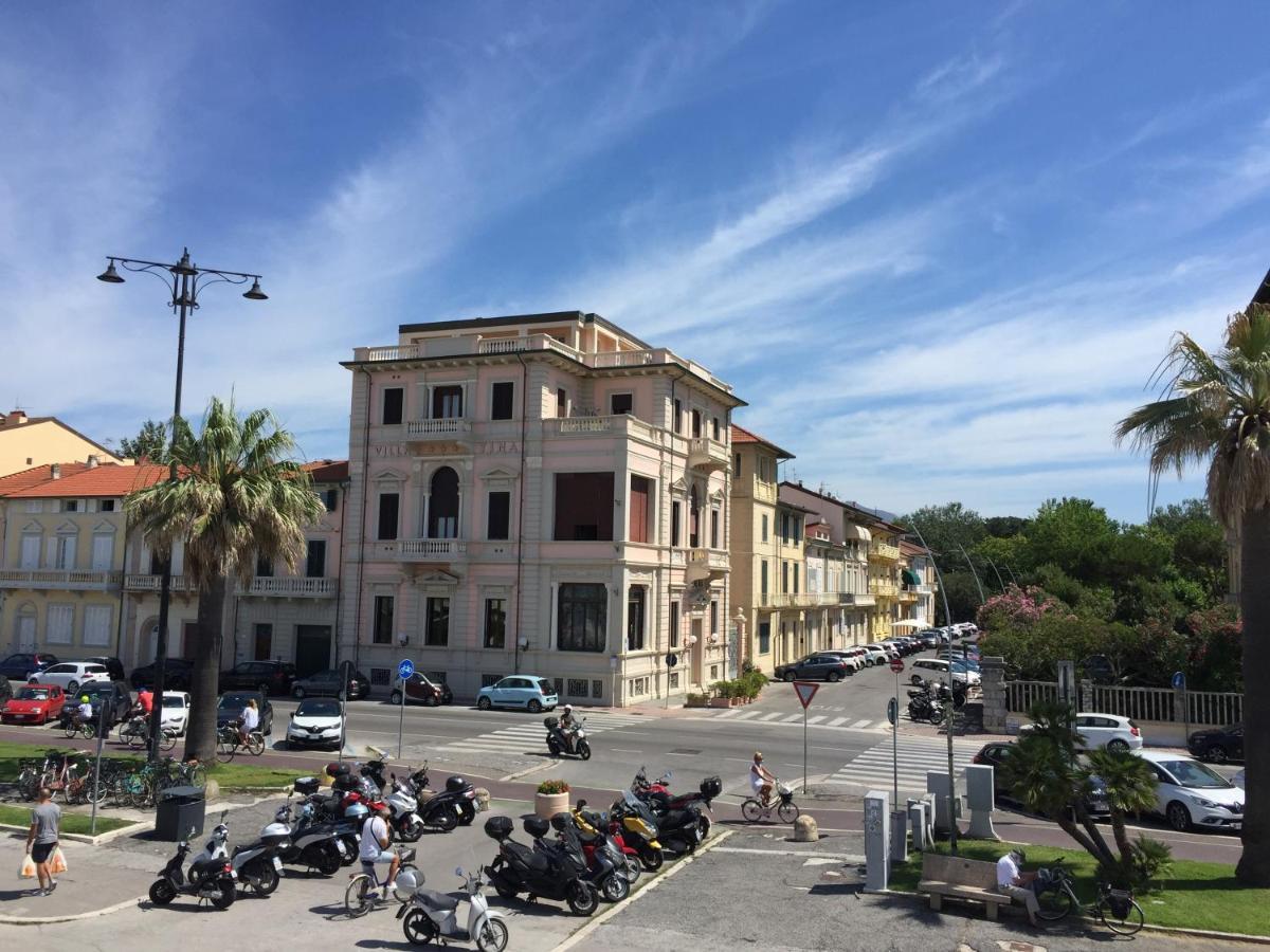 Villa Tina Hotel Viareggio Luaran gambar