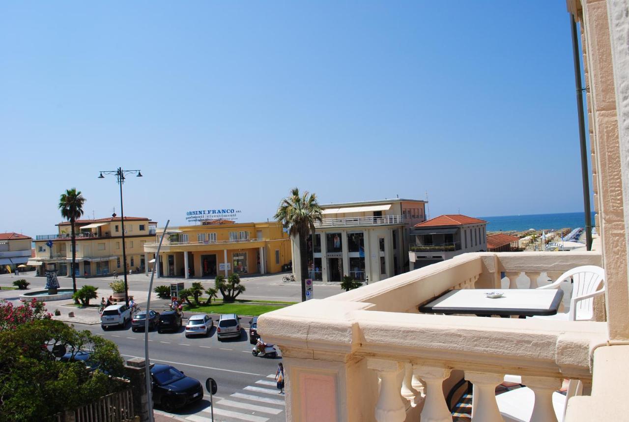 Villa Tina Hotel Viareggio Luaran gambar