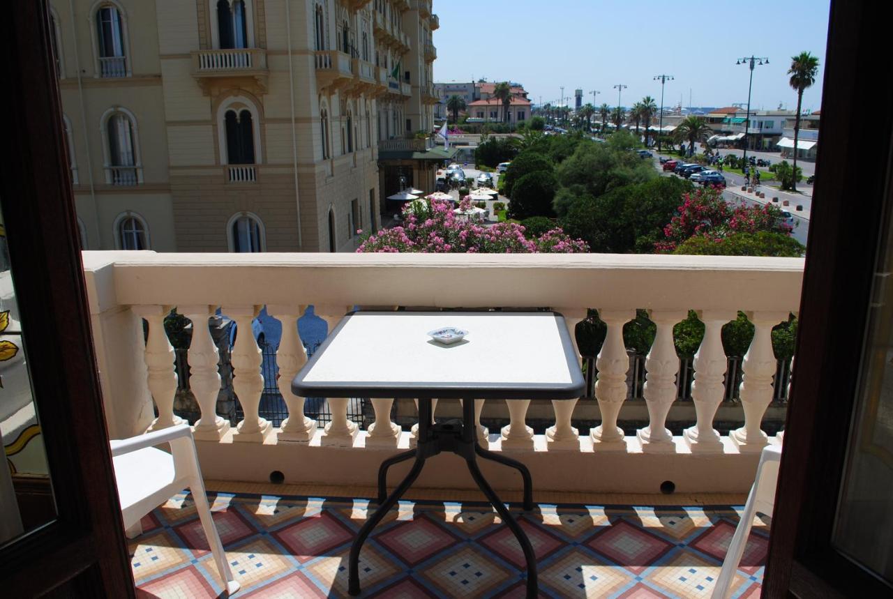 Villa Tina Hotel Viareggio Luaran gambar