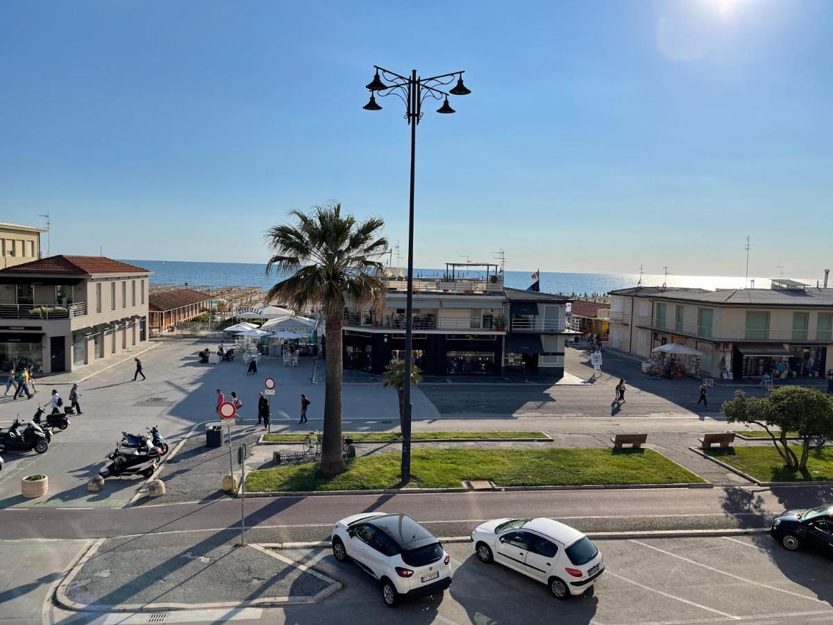 Villa Tina Hotel Viareggio Luaran gambar