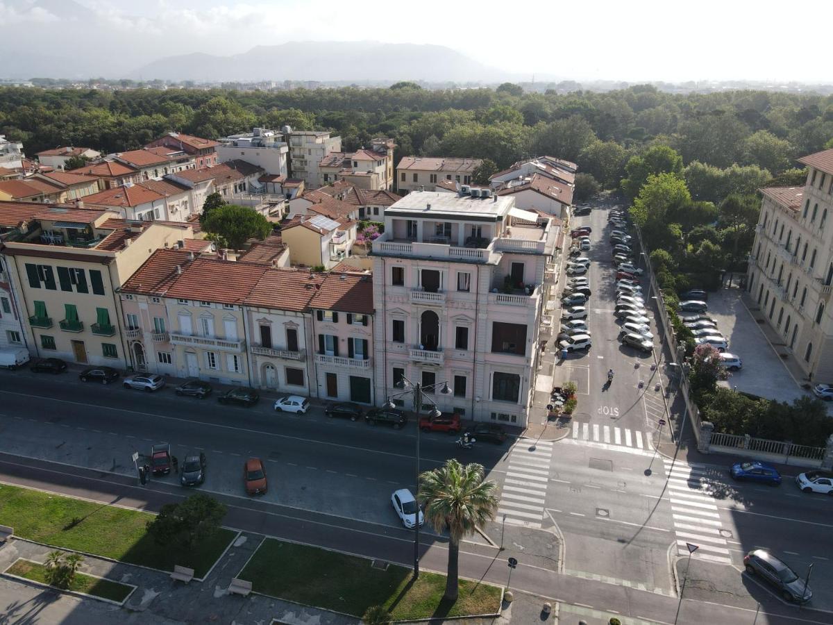 Villa Tina Hotel Viareggio Luaran gambar